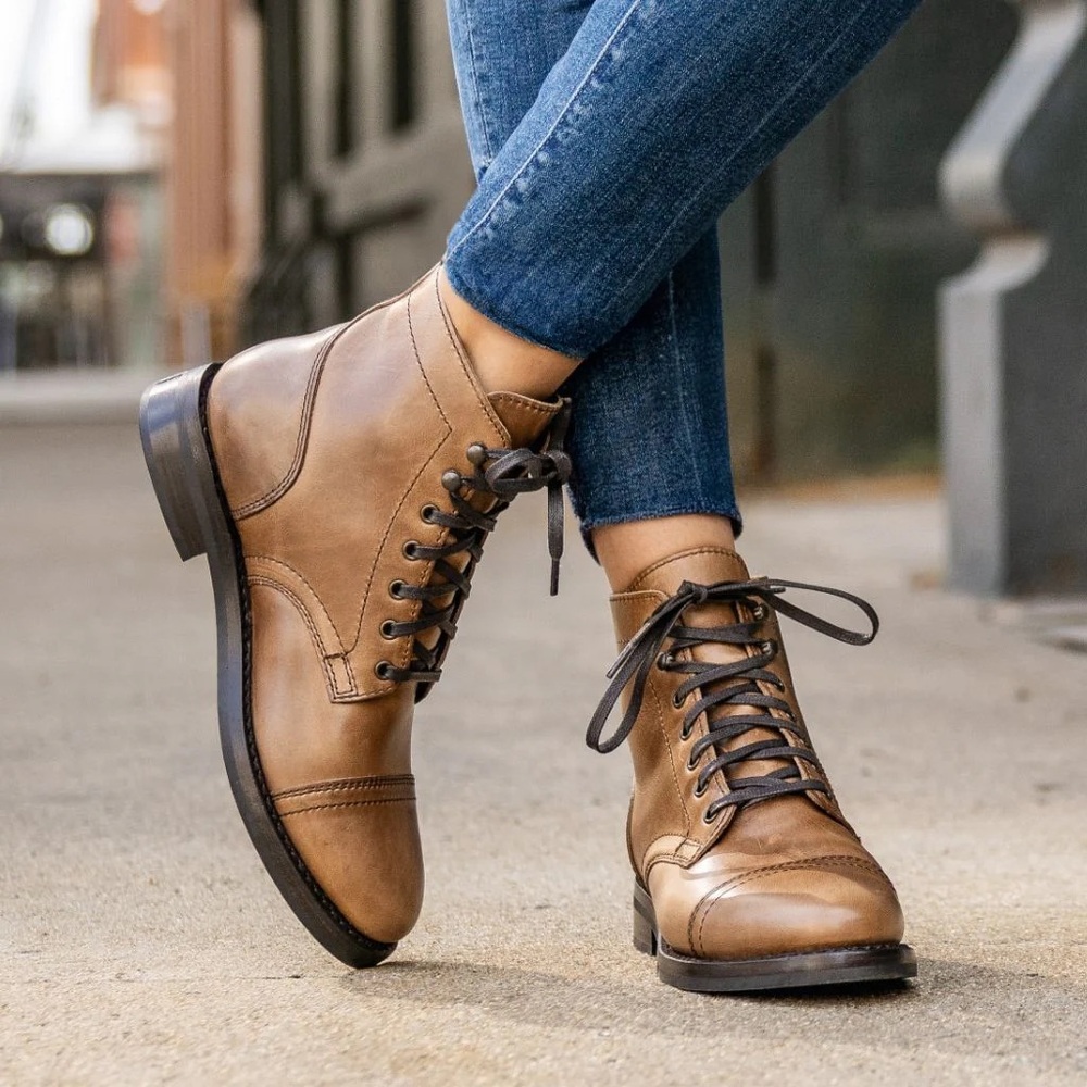 Thursday Boot Company Women's Captain Boots Natural